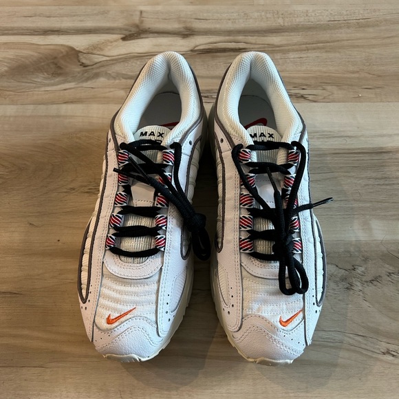 $170 Nike Air Max Tailwind IV SE Running Shoes CJ7979-100 Women’s Sz: 8.5 - Picture 3 of 8